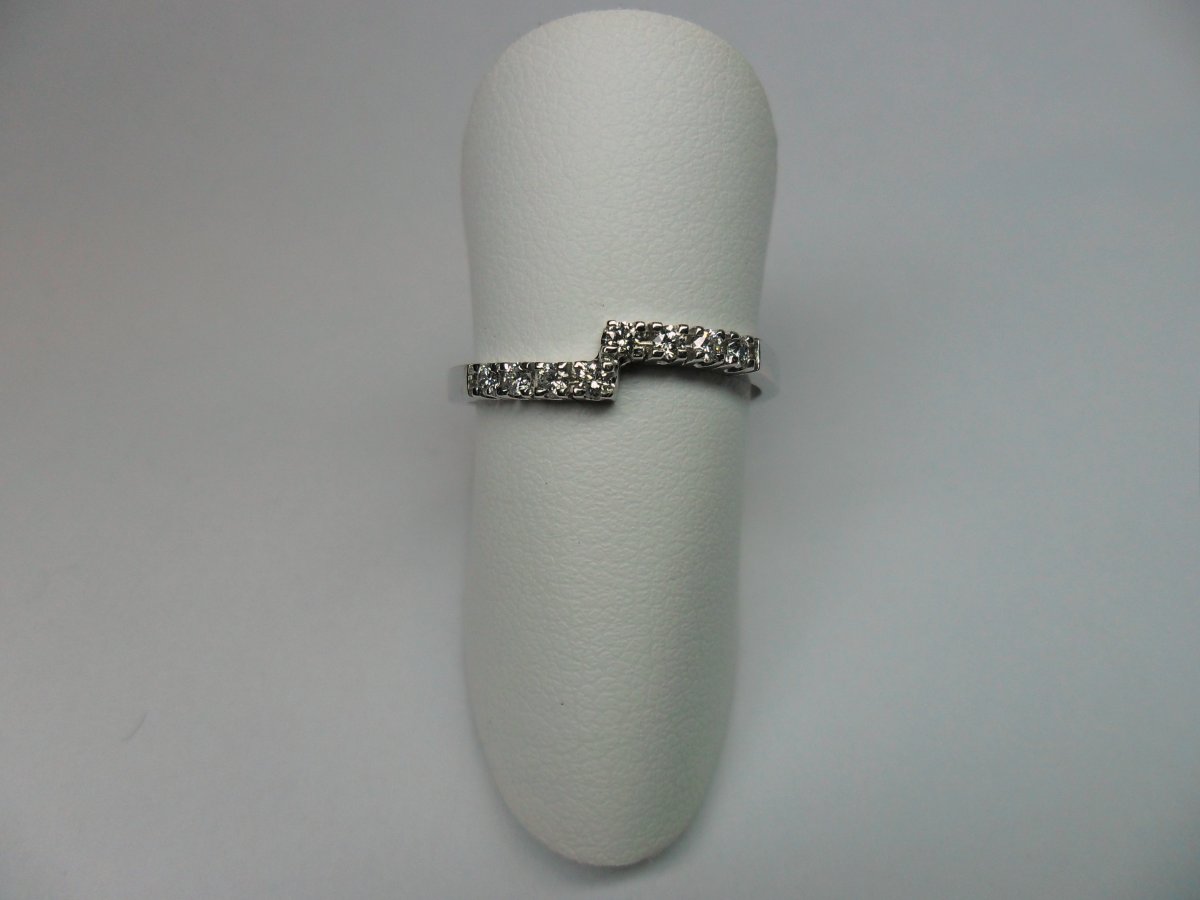 Twisted alliance ring